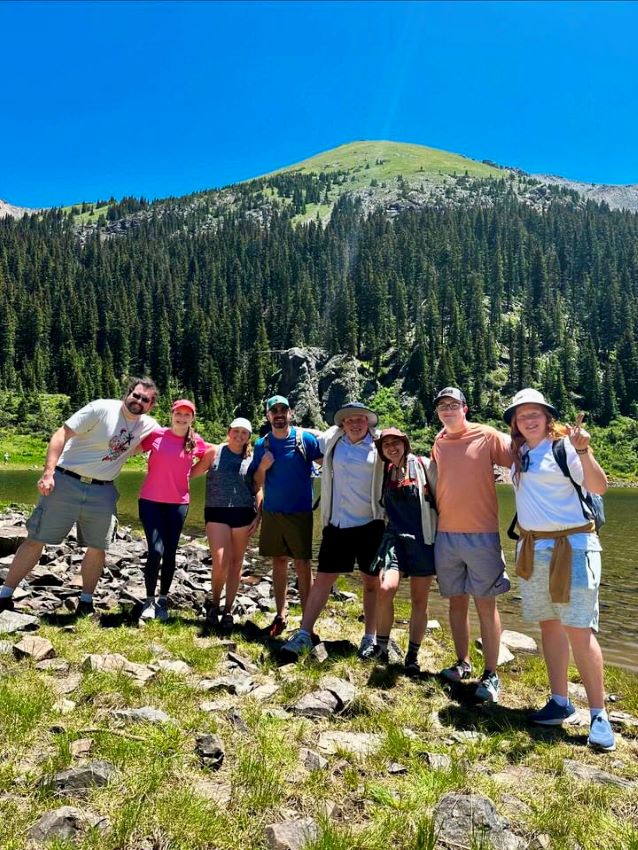 English class hiking to Williams Lake